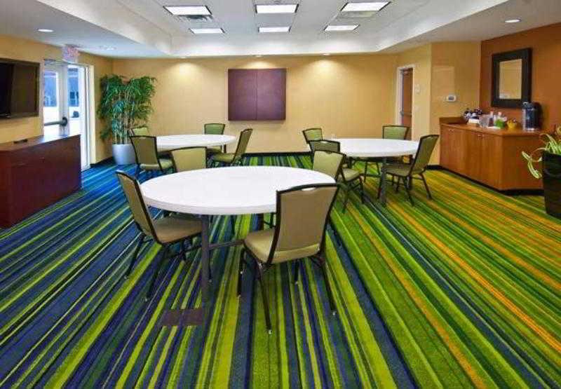Fairfield Inn & Suites By Marriott Oklahoma City Nw Expressway/Warr Acres Бизнес снимка